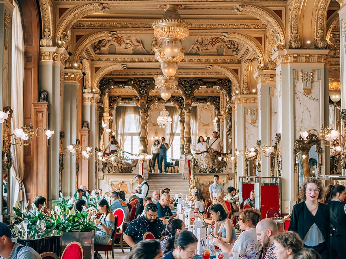 Budapest New York Café