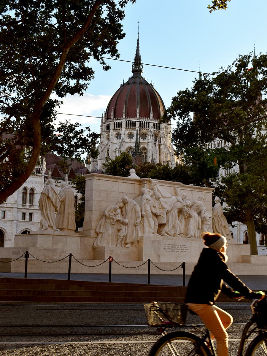 Budapest Cycling Tour Parliament and Fisherman's Bastion