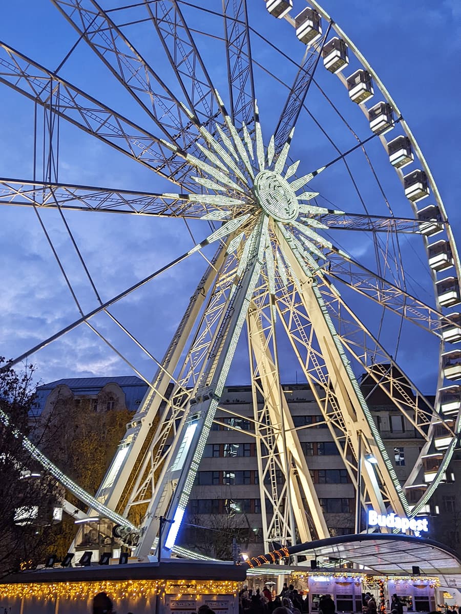 Budapest Ferris Wheel in Erzsebet Square